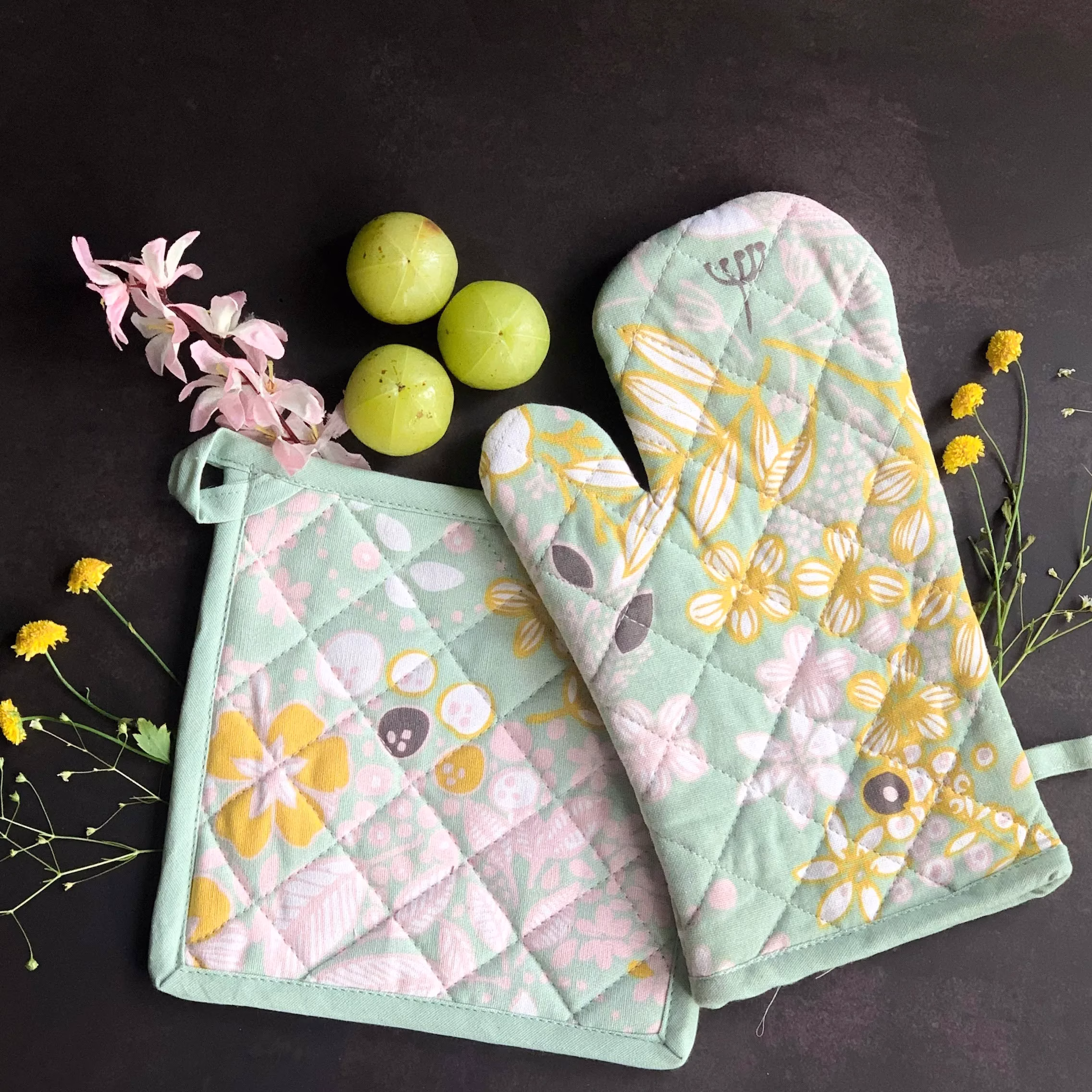 91jhMyZGTxL-jpg.avif Shopkwik Printed Cotton Oven Mitten with Pot Holder (Multi) - Image 1